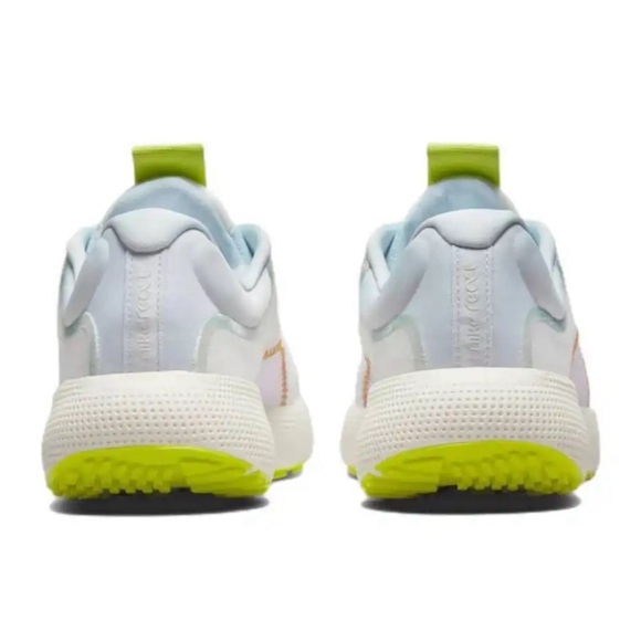 Nike React Escape Running Shoes - Picture 2 of 9